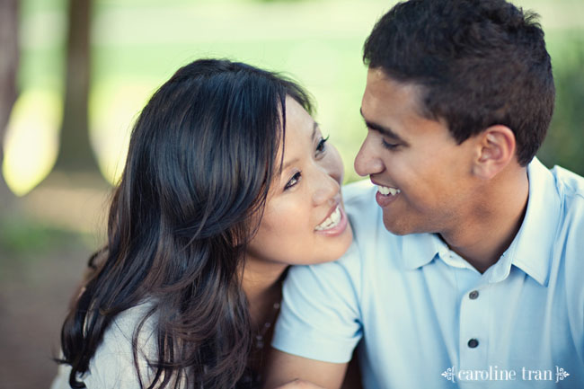 cute-engagement-photo-03