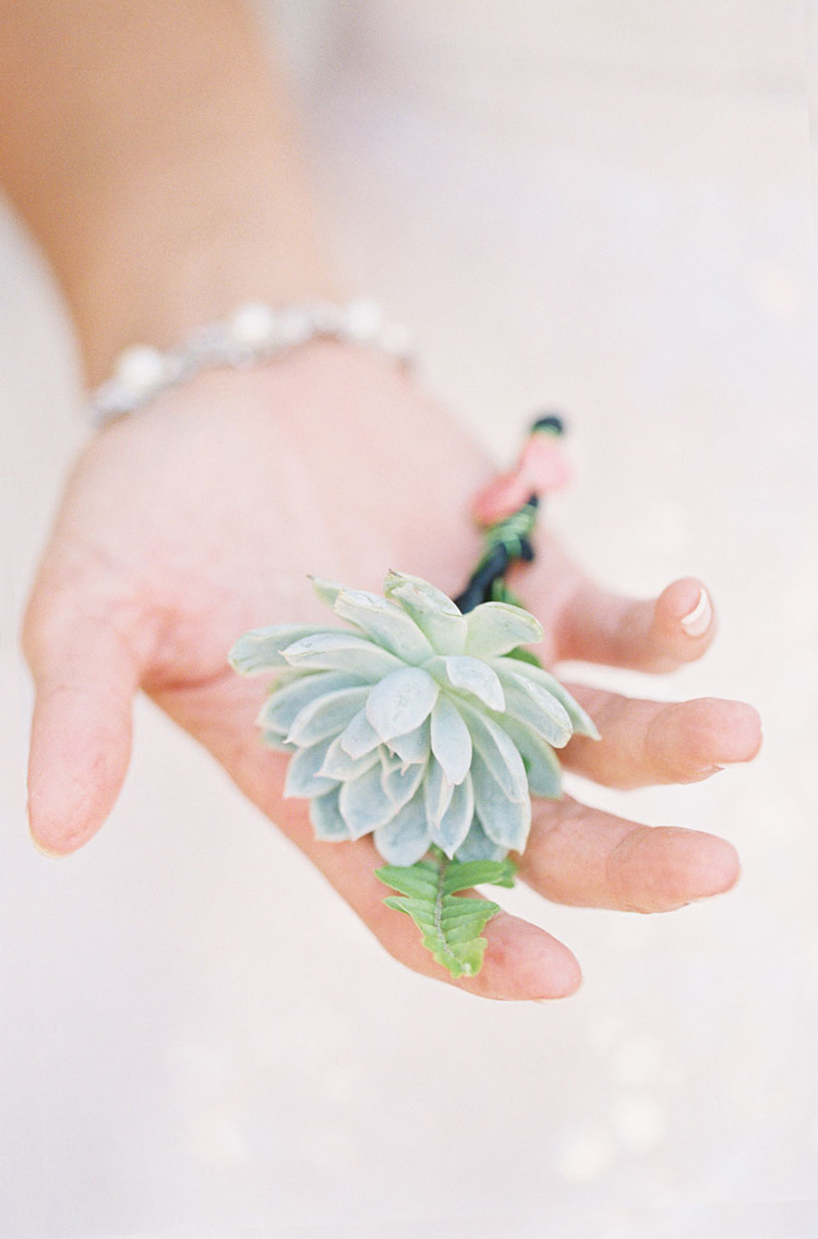 Beach Wedding Flip-Flops for Guests – Beach Wedding Tips