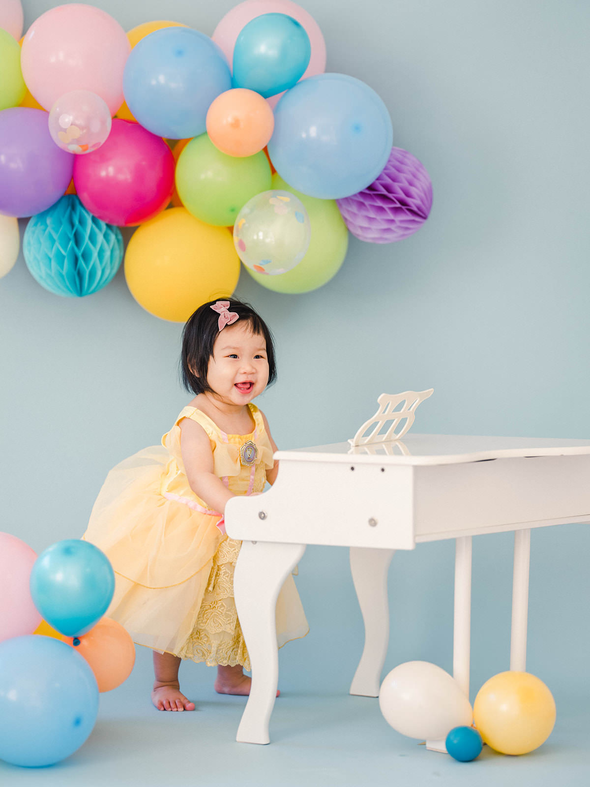 Most of my sets are now available for outdoor studio photography for children! These sets are set up in my driveway, allowing us to achieve the indoor studio look with the safety of being outdoors...and staying 6 feet apart! I like to call them garage sessions... #outdoorphotography