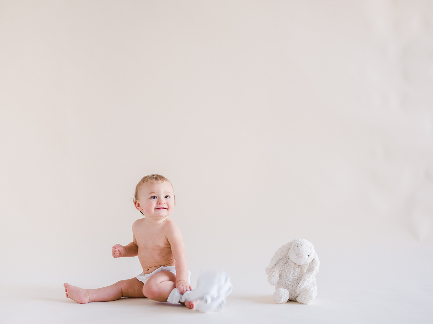 Most of my sets are now available for outdoor studio photography for children! These sets are set up in my driveway, allowing us to achieve the indoor studio look with the safety of being outdoors...and staying 6 feet apart! I like to call them garage sessions... #outdoorphotography