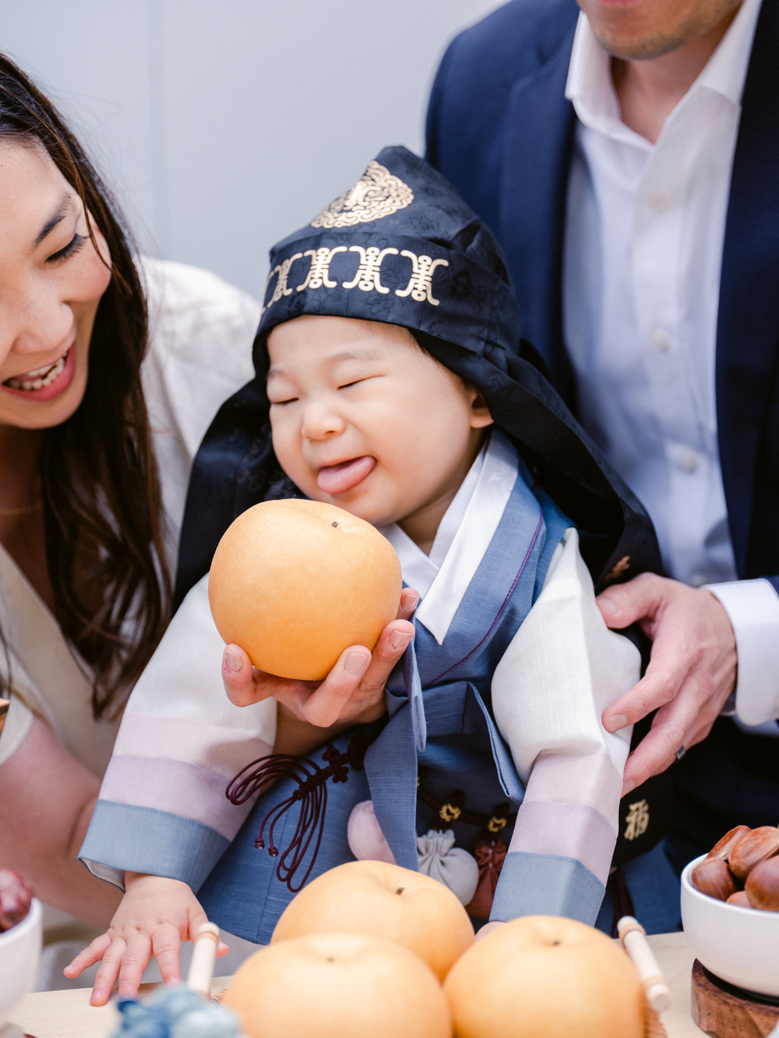 How to Celebrate Dol - Korean First Birthday Traditions 
 Family Portrait